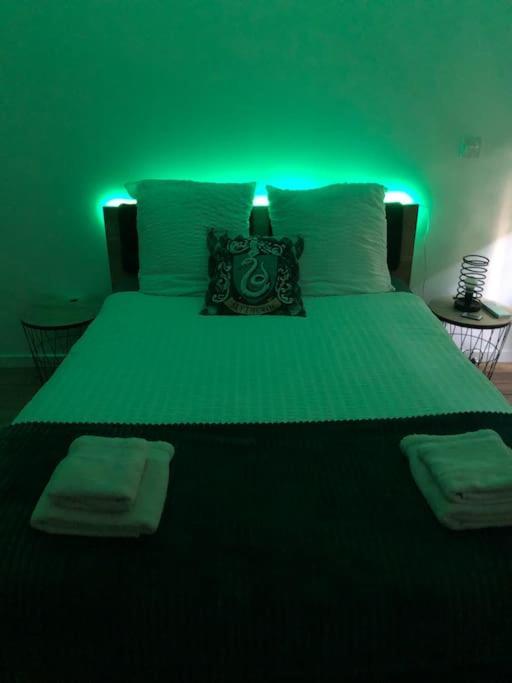 Maison Harry Potter Pour 6 Personnes En Centre Ville مونْتوبا المظهر الخارجي الصورة